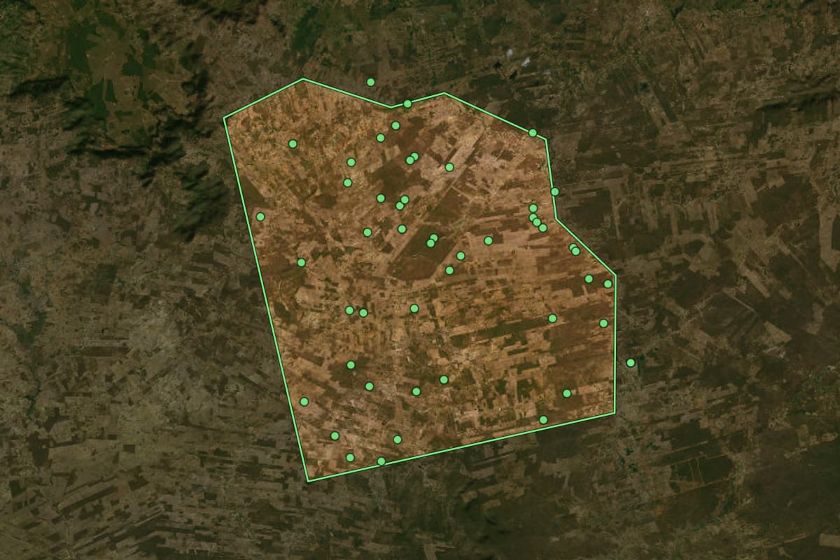 Imagem de satélite de Granito (PE), com o contorno do município e a posição dos imóveis desta página.