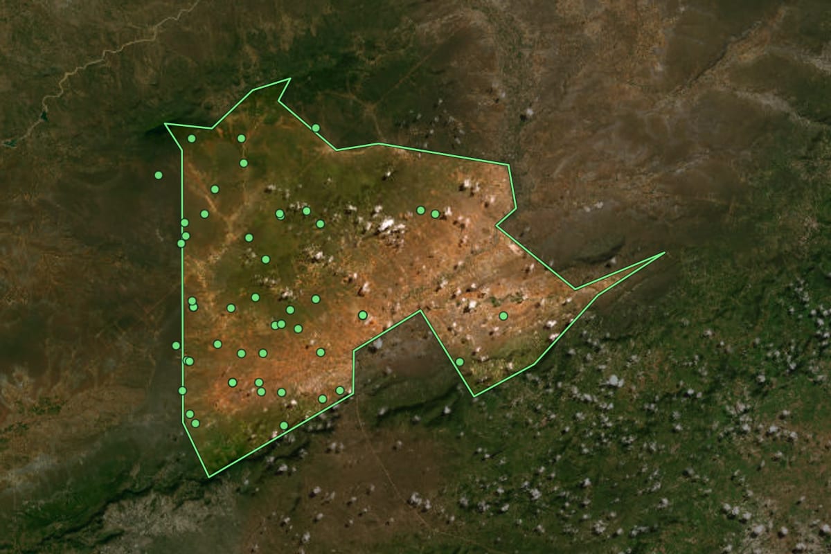 Imagem de satélite de Inajá (PE), com o contorno do município e a posição dos imóveis desta página.