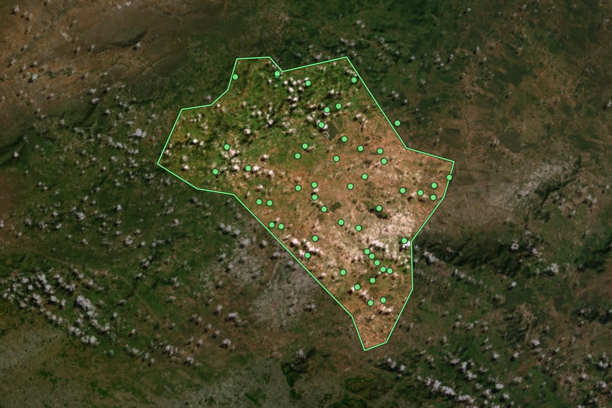 Imagem de satélite de Itaíba (PE), com o contorno do município e a posição dos imóveis desta página.