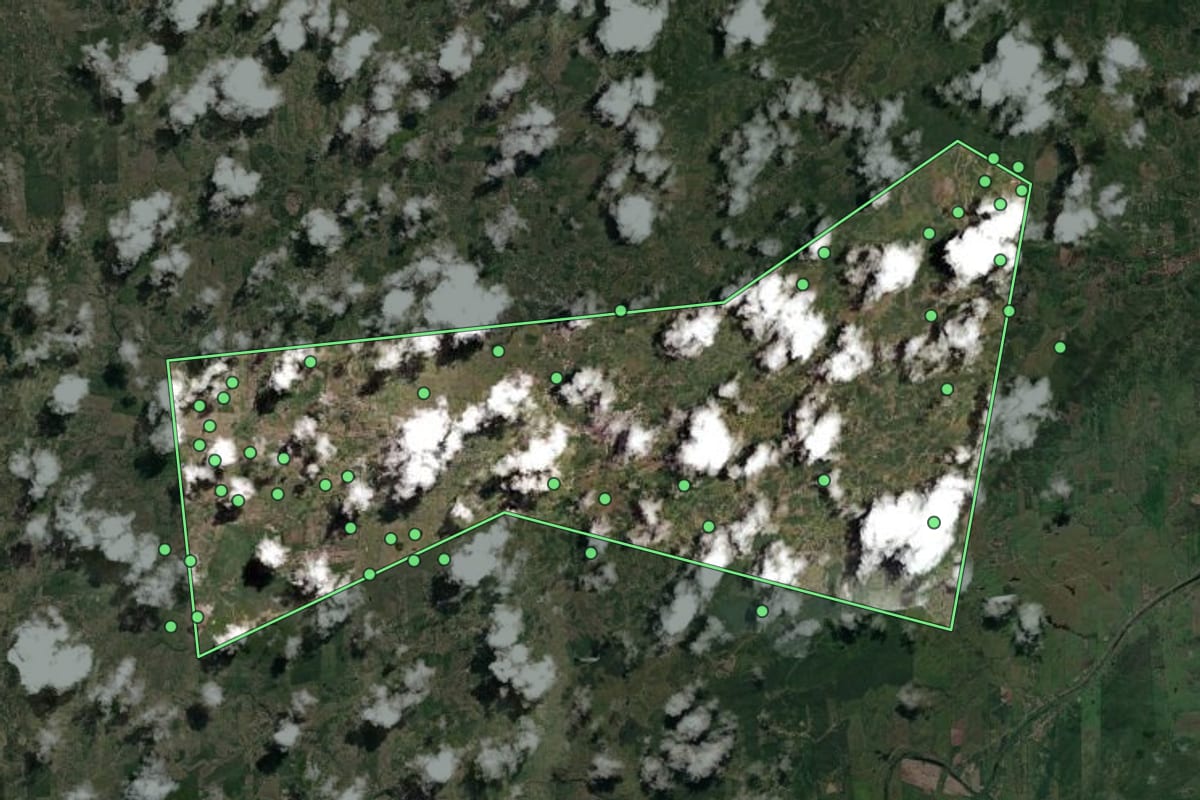 Imagem de satélite de João Alfredo (PE), com o contorno do município e a posição dos imóveis desta página.