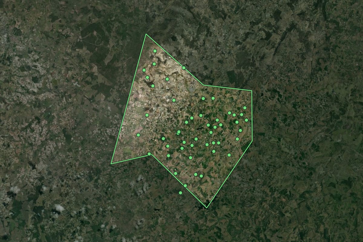 Imagem de satélite de Jurema (PE), com o contorno do município e a posição dos imóveis desta página.