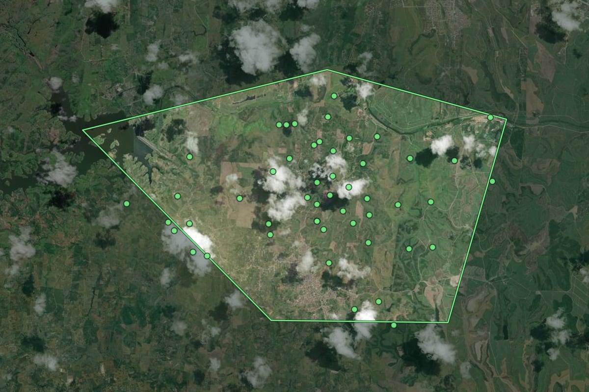 Imagem de satélite de Lagoa de Itaenga (PE), com o contorno do município e a posição dos imóveis desta página.