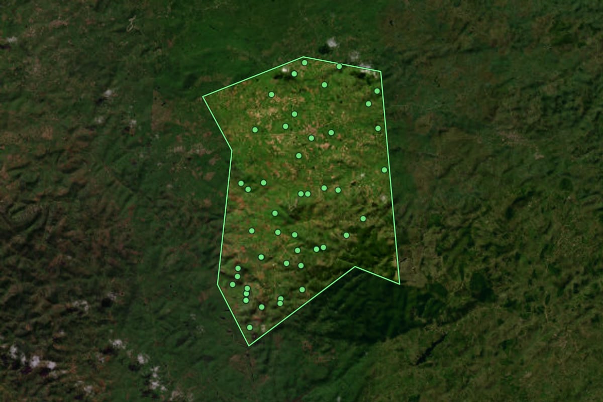 Imagem de satélite de Lagoa do Ouro (PE), com o contorno do município e a posição dos imóveis desta página.
