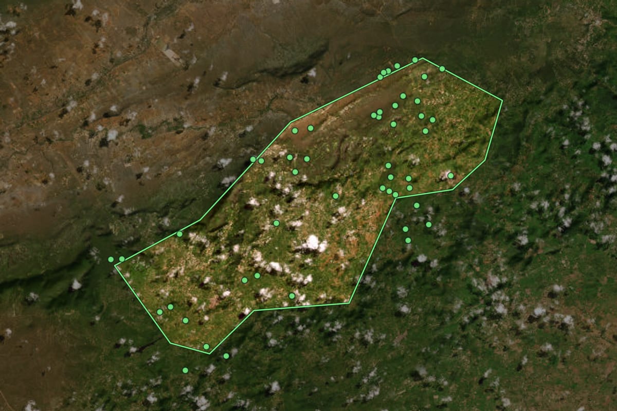 Imagem de satélite de Manari (PE), com o contorno do município e a posição dos imóveis desta página.