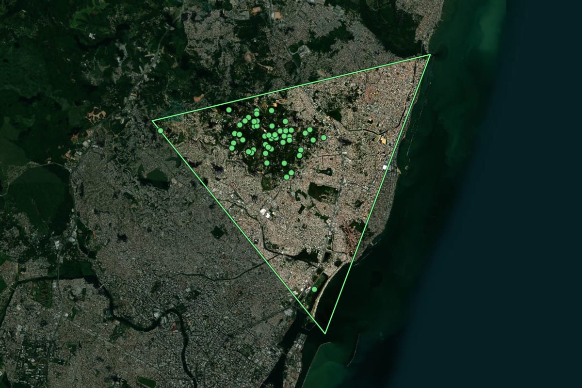 Imagem de satélite de Olinda (PE), com o contorno do município e a posição dos imóveis desta página.