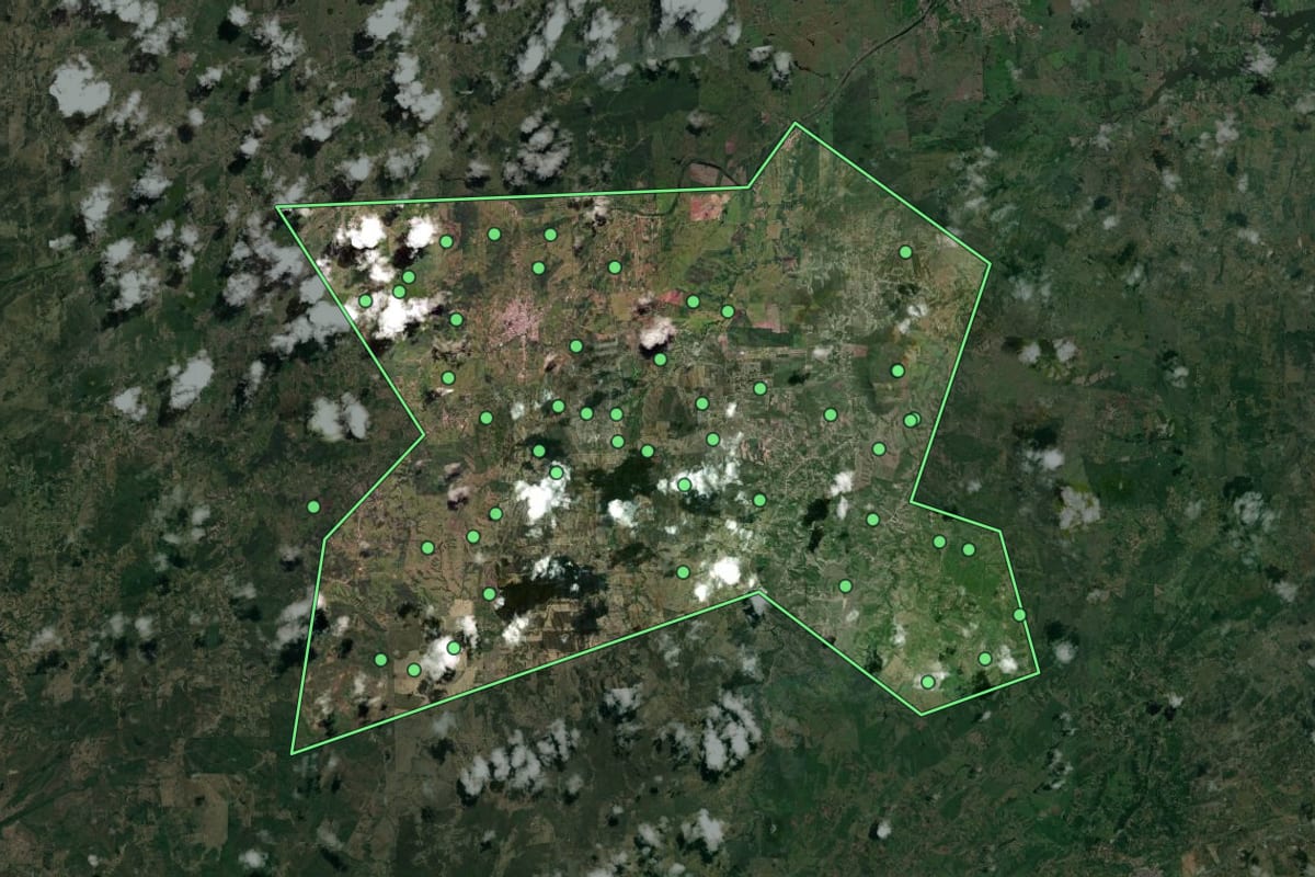 Imagem de satélite de Passira (PE), com o contorno do município e a posição dos imóveis desta página.