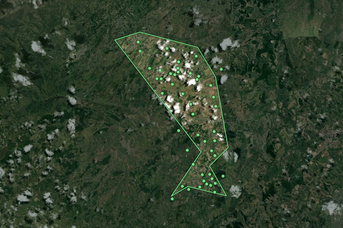 Imagem de satélite de Primavera (PE), com o contorno do município e a posição dos imóveis desta página.