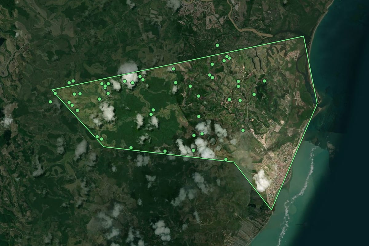 Imagem de satélite de São José da Coroa Grande (PE), com o contorno do município e a posição dos imóveis desta página.