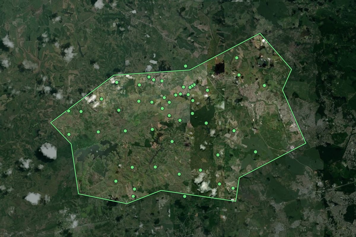 Imagem de satélite de São Lourenço da Mata (PE), com o contorno do município e a posição dos imóveis desta página.