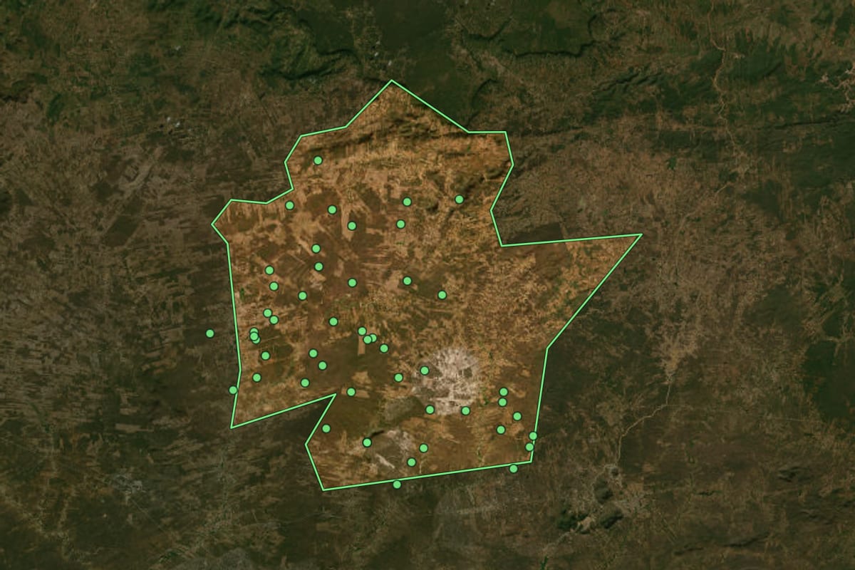 Imagem de satélite de Serrita (PE), com o contorno do município e a posição dos imóveis desta página.