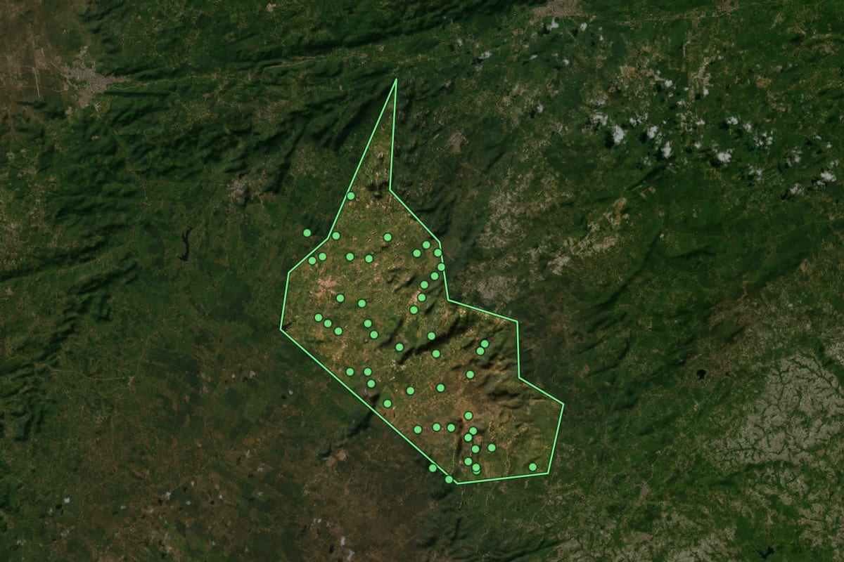 Imagem de satélite de Venturosa (PE), com o contorno do município e a posição dos imóveis desta página.