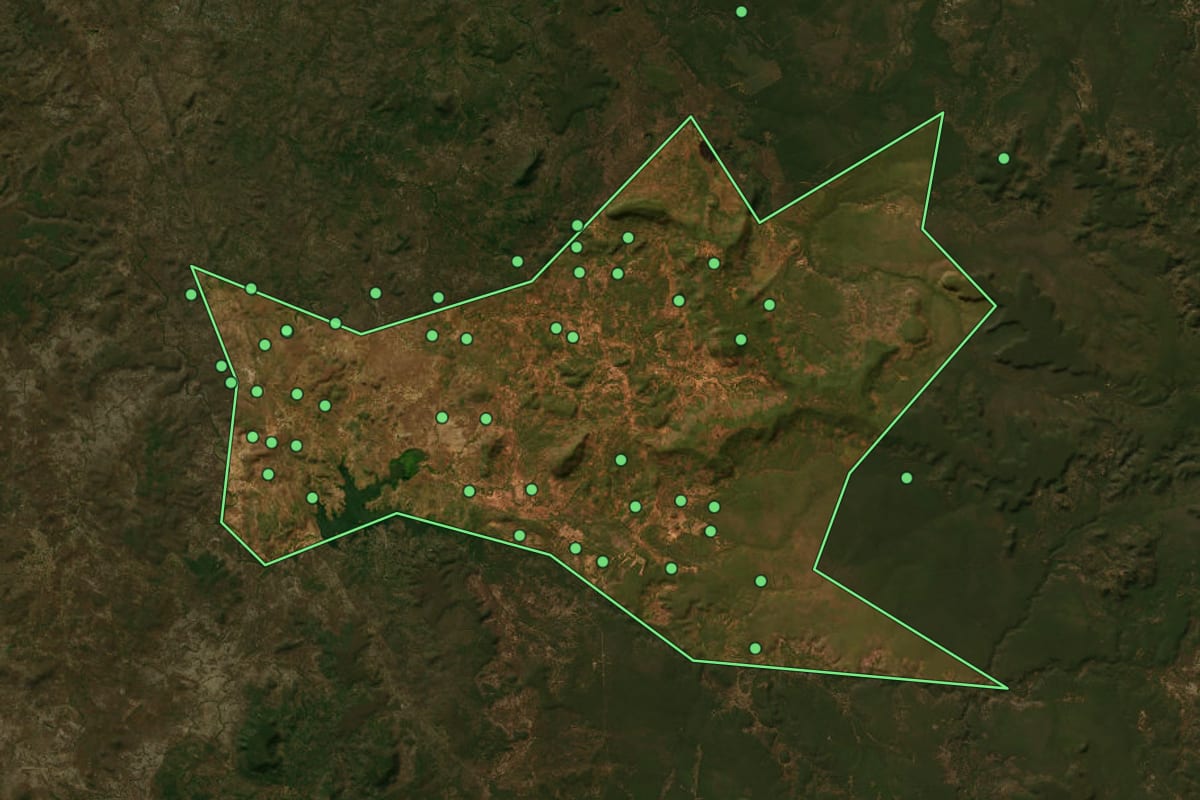 Imagem de satélite de Aroazes (PI), com o contorno do município e a posição dos imóveis desta página.