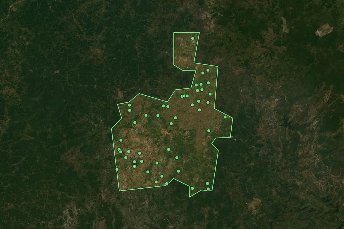 Imagem de satélite de Batalha (PI), com o contorno do município e a posição dos imóveis desta página.