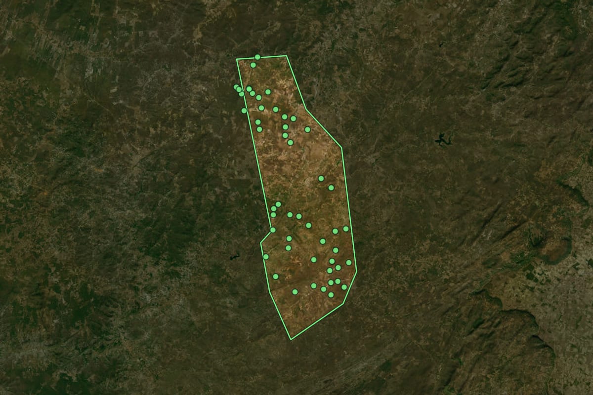 Imagem de satélite de Belém do Piauí (PI), com o contorno do município e a posição dos imóveis desta página.