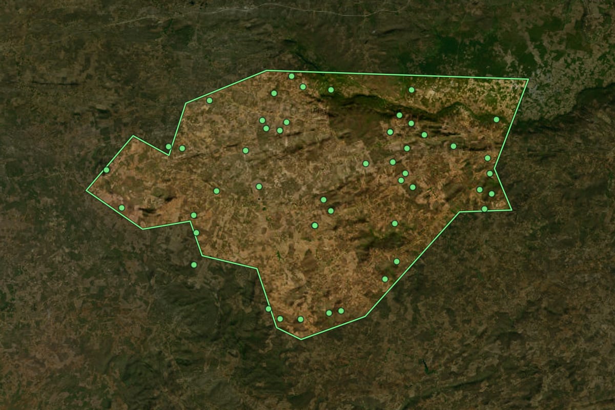 Imagem de satélite de Betânia do Piauí (PI), com o contorno do município e a posição dos imóveis desta página.