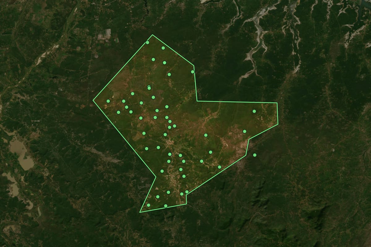Imagem de satélite de Bom Princípio do Piauí (PI), com o contorno do município e a posição dos imóveis desta página.