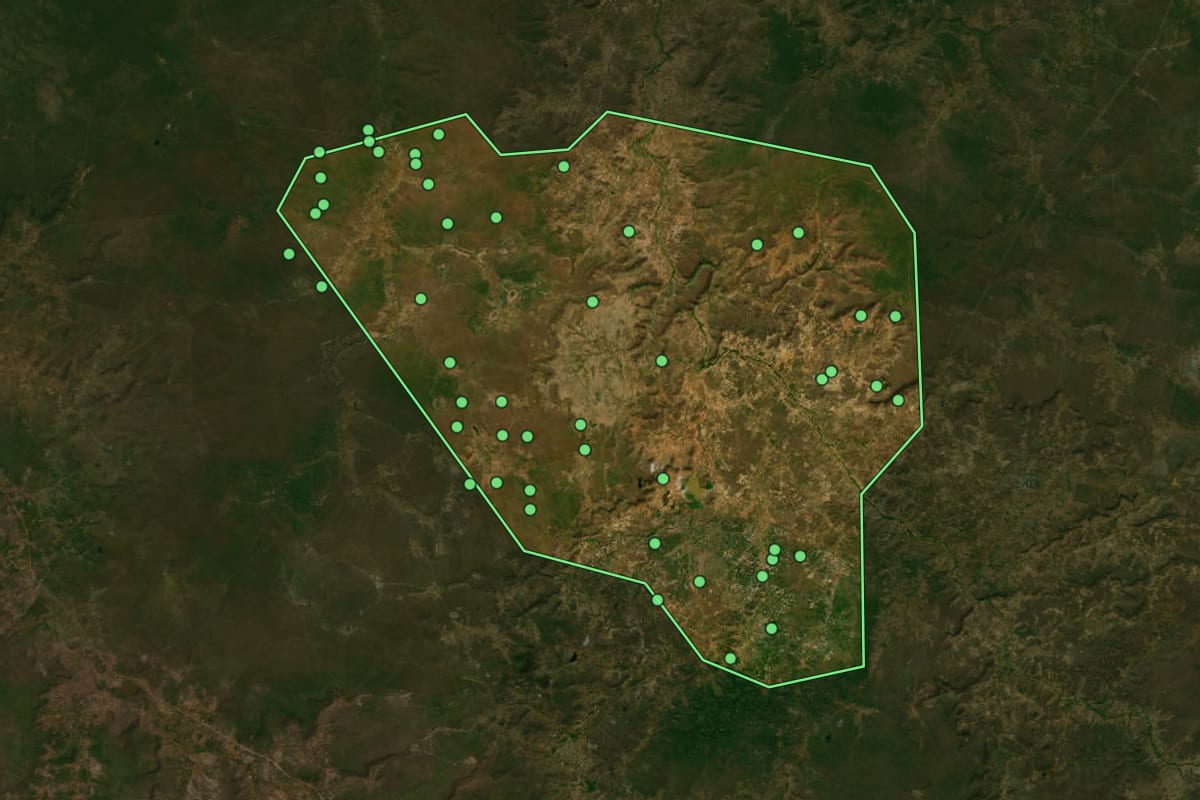 Imagem de satélite de Campinas do Piauí (PI), com o contorno do município e a posição dos imóveis desta página.