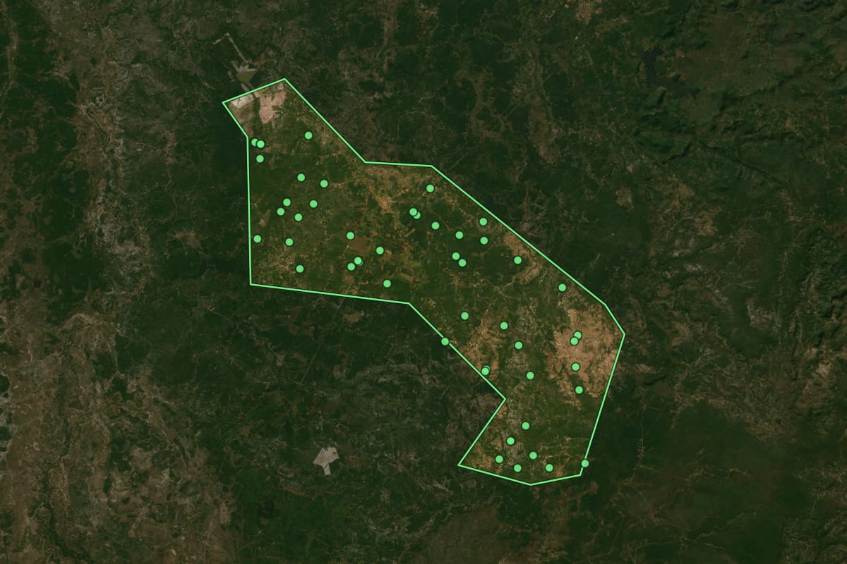Imagem de satélite de Capitão de Campos (PI), com o contorno do município e a posição dos imóveis desta página.