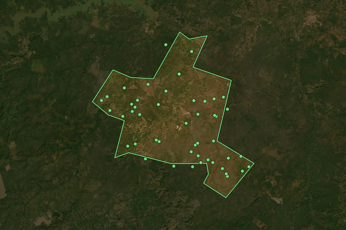 Imagem de satélite de Jerumenha (PI), com o contorno do município e a posição dos imóveis desta página.