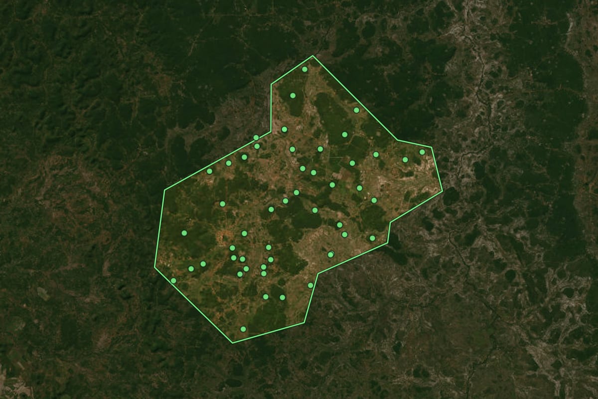 Imagem de satélite de Lagoa Alegre (PI), com o contorno do município e a posição dos imóveis desta página.
