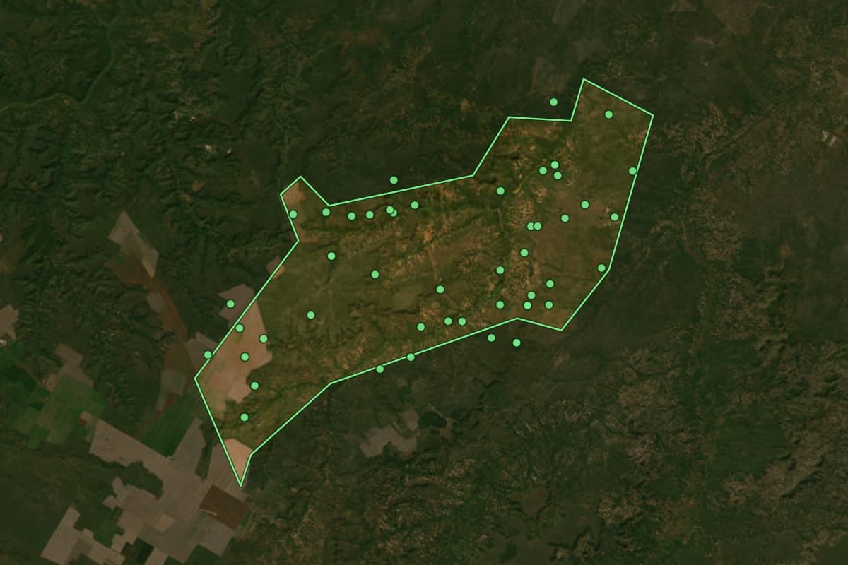 Imagem de satélite de Landri Sales (PI), com o contorno do município e a posição dos imóveis desta página.