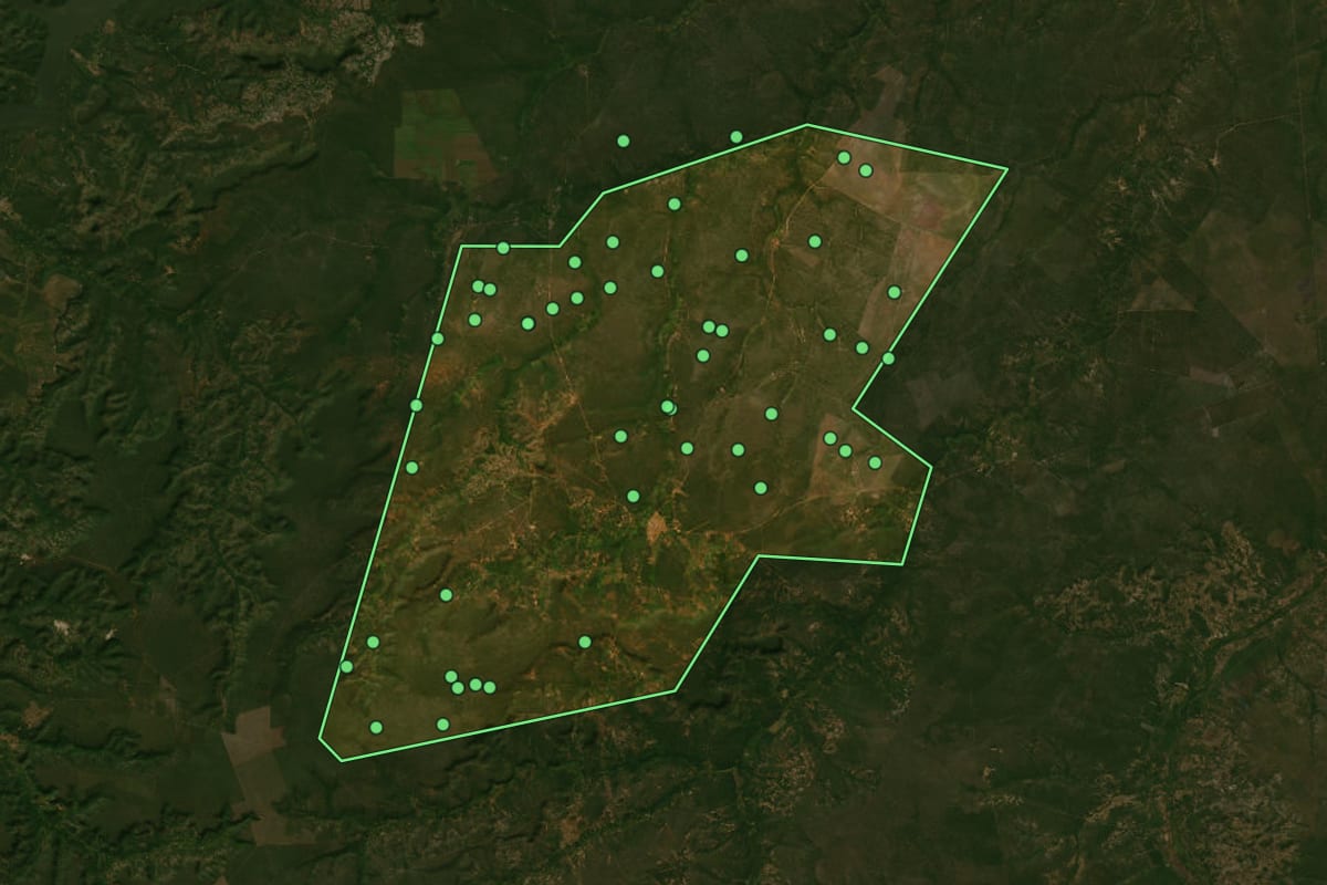 Imagem de satélite de Marcos Parente (PI), com o contorno do município e a posição dos imóveis desta página.