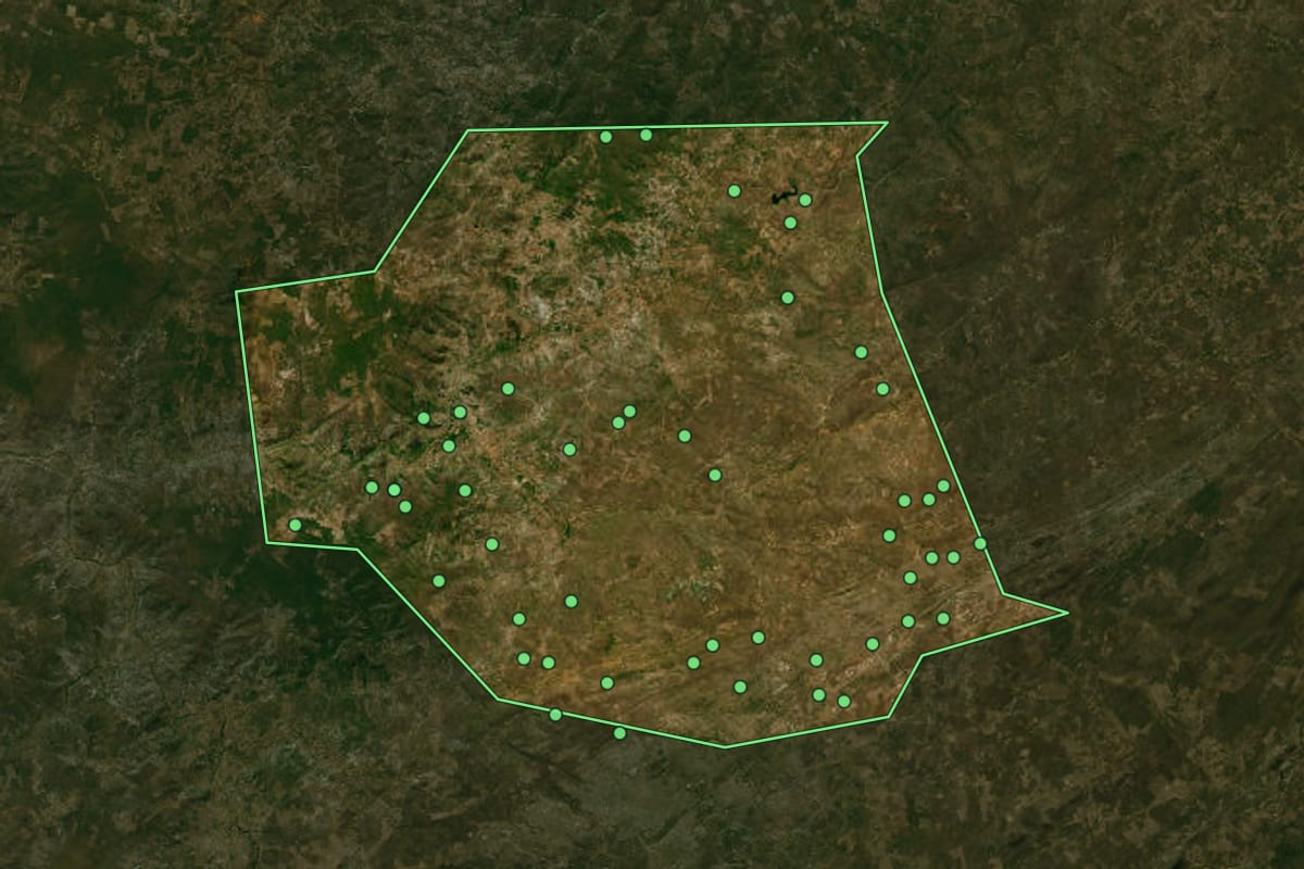 Imagem de satélite de Massapê do Piauí (PI), com o contorno do município e a posição dos imóveis desta página.