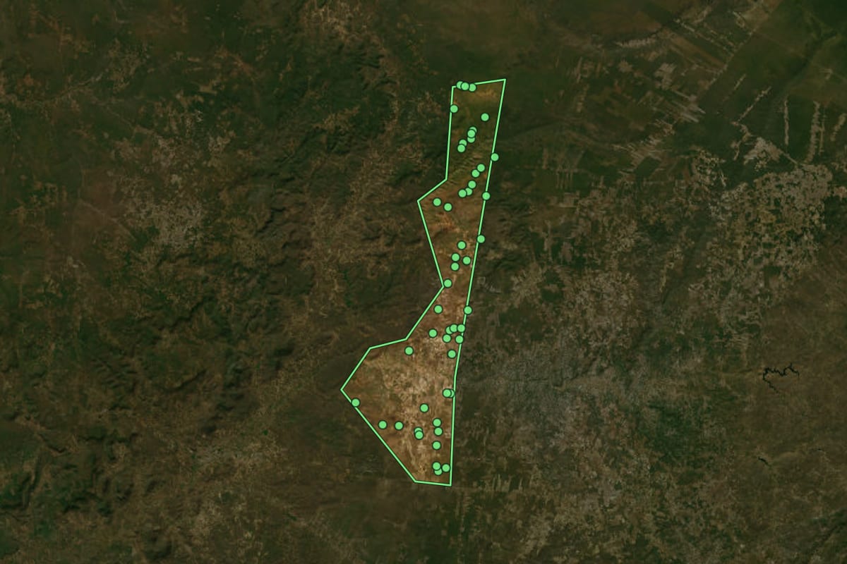 Imagem de satélite de Santo Antônio de Lisboa (PI), com o contorno do município e a posição dos imóveis desta página.