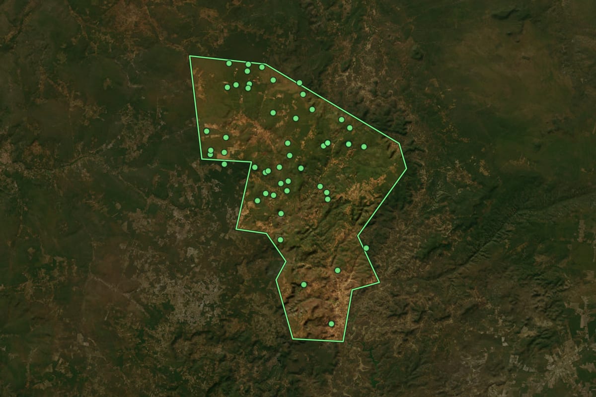 Imagem de satélite de São João da Canabrava (PI), com o contorno do município e a posição dos imóveis desta página.