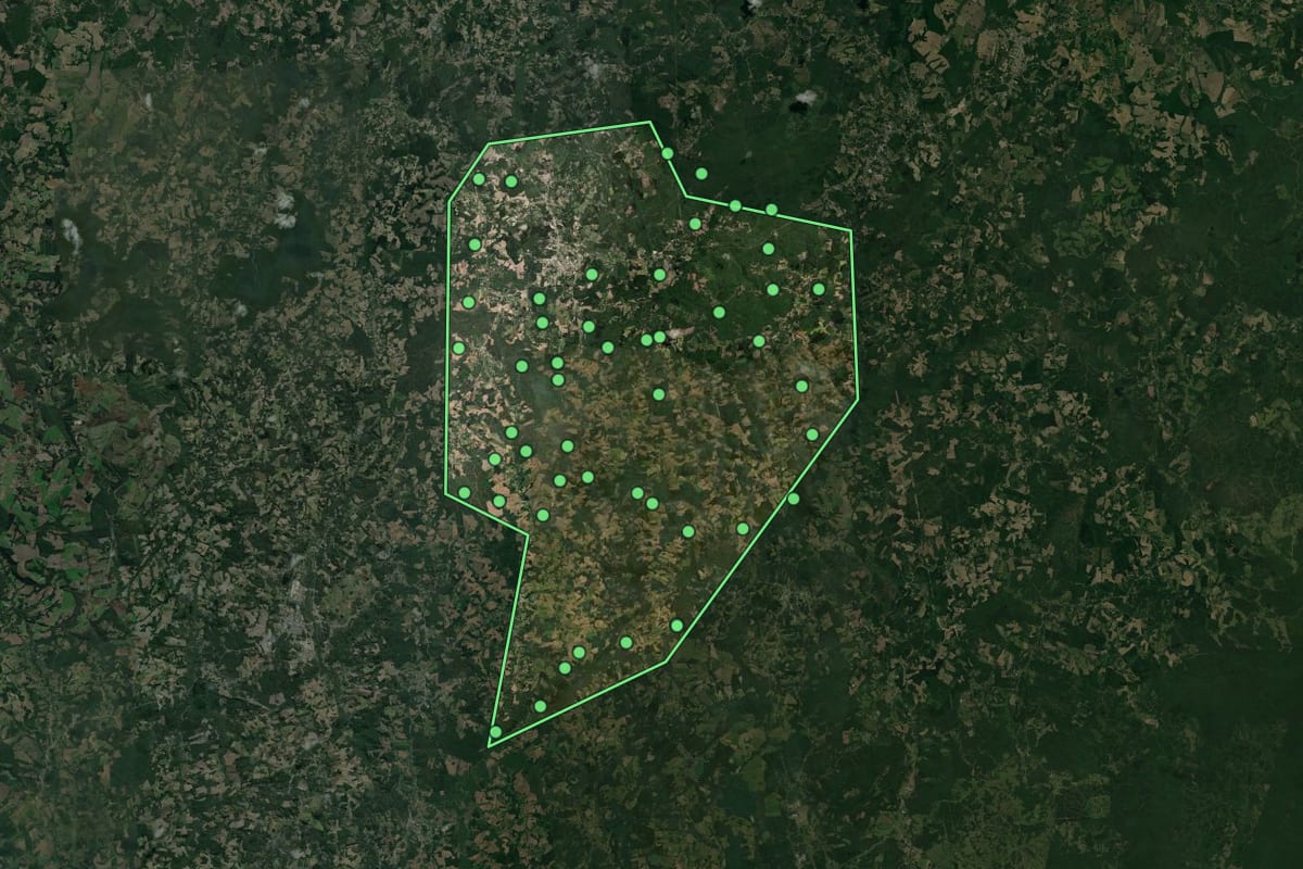 Imagem de satélite de Agudos do Sul (PR), com o contorno do município e a posição dos imóveis desta página.