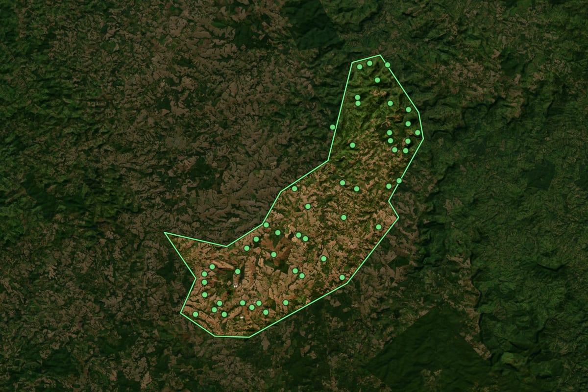 Imagem de satélite de Boa Ventura de São Roque (PR), com o contorno do município e a posição dos imóveis desta página.