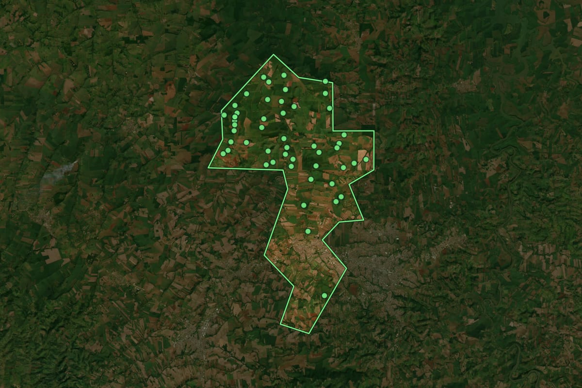 Imagem de satélite de Cambé (PR), com o contorno do município e a posição dos imóveis desta página.