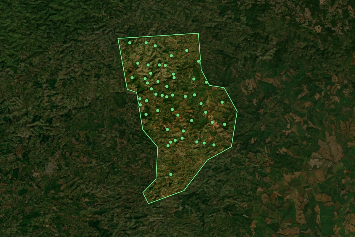 Imagem de satélite de Cantagalo (PR), com o contorno do município e a posição dos imóveis desta página.
