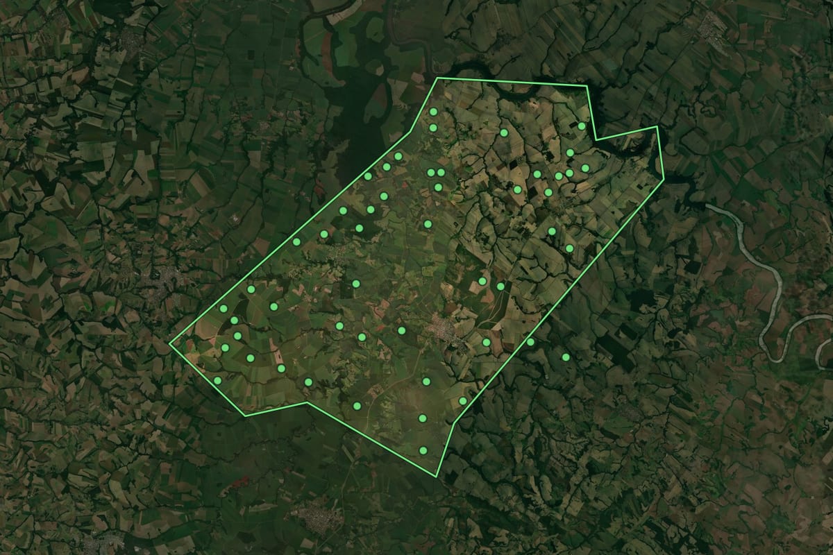 Imagem de satélite de Engenheiro Beltrão (PR), com o contorno do município e a posição dos imóveis desta página.