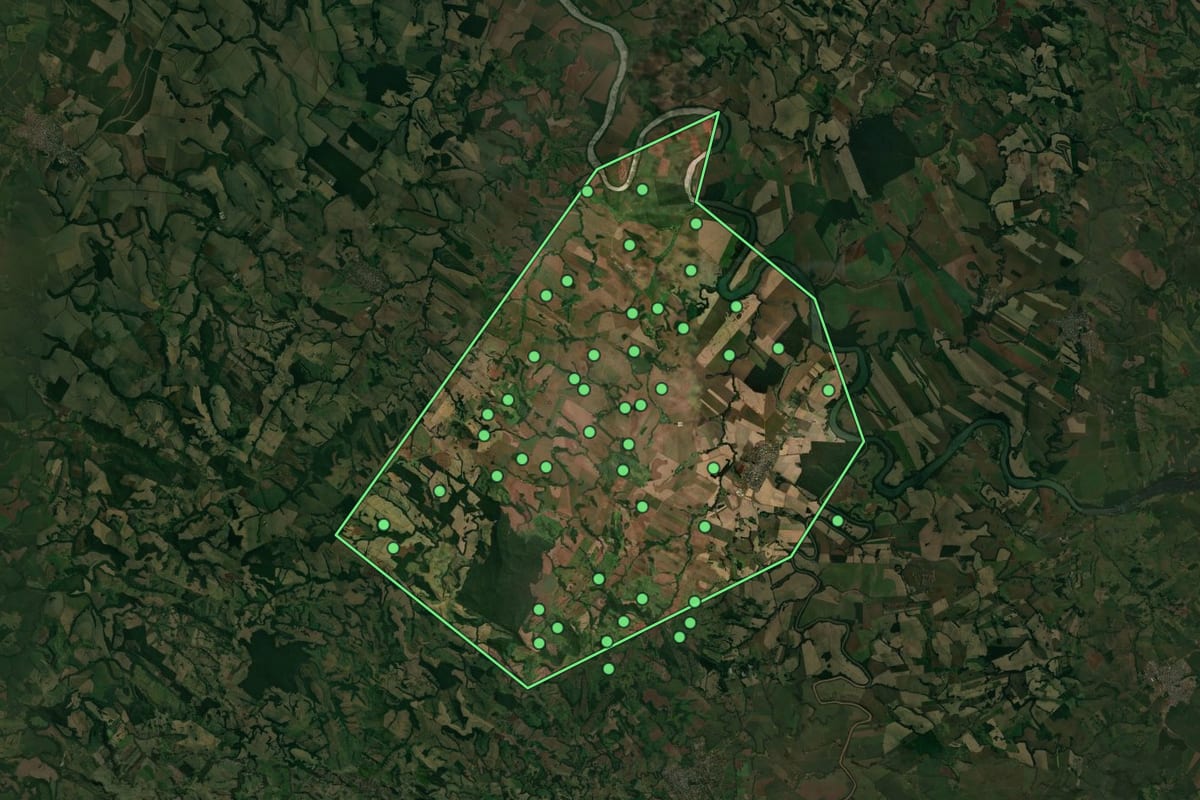 Imagem de satélite de Fênix (PR), com o contorno do município e a posição dos imóveis desta página.