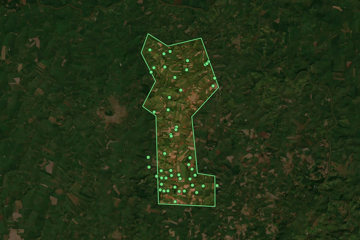 Imagem de satélite de Jesuítas (PR), com o contorno do município e a posição dos imóveis desta página.