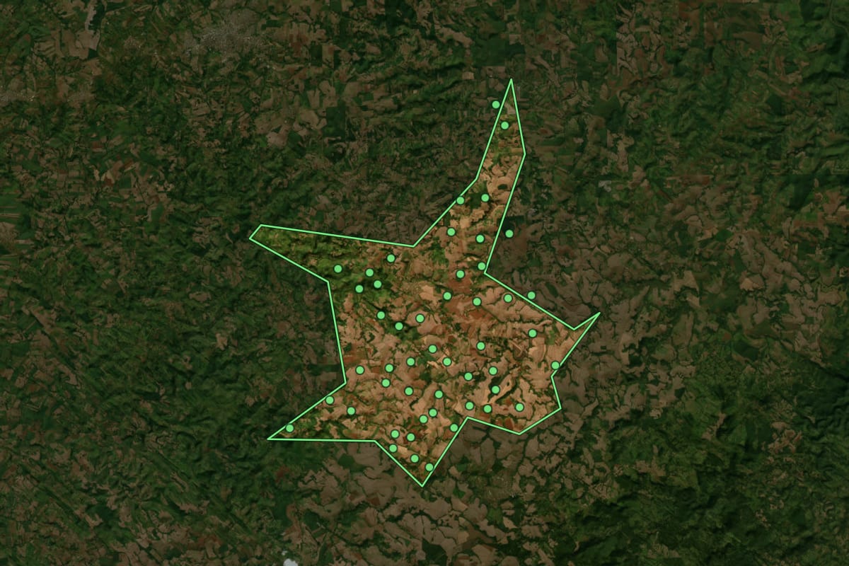 Imagem de satélite de Marilândia do Sul (PR), com o contorno do município e a posição dos imóveis desta página.