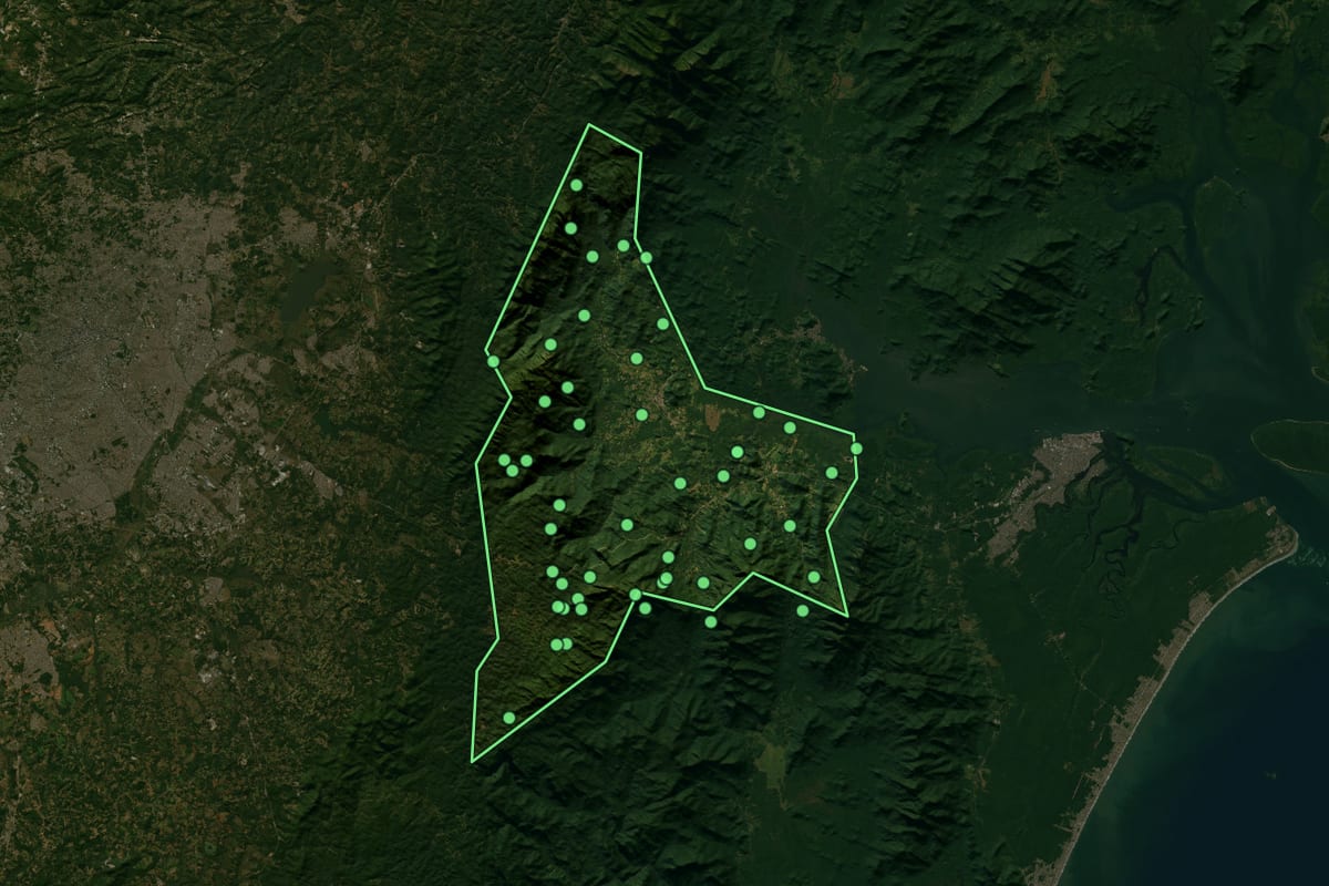 Imagem de satélite de Morretes (PR), com o contorno do município e a posição dos imóveis desta página.