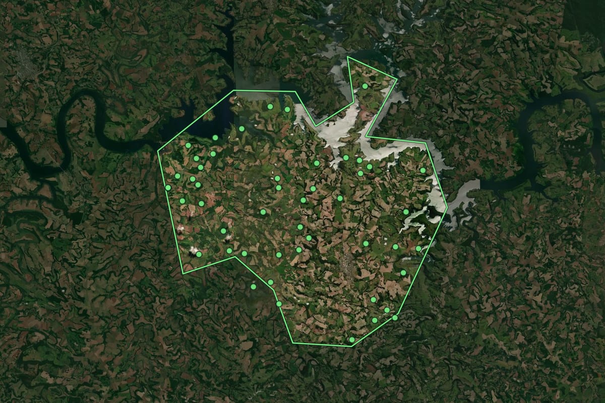 Imagem de satélite de Nova Prata do Iguaçu (PR), com o contorno do município e a posição dos imóveis desta página.