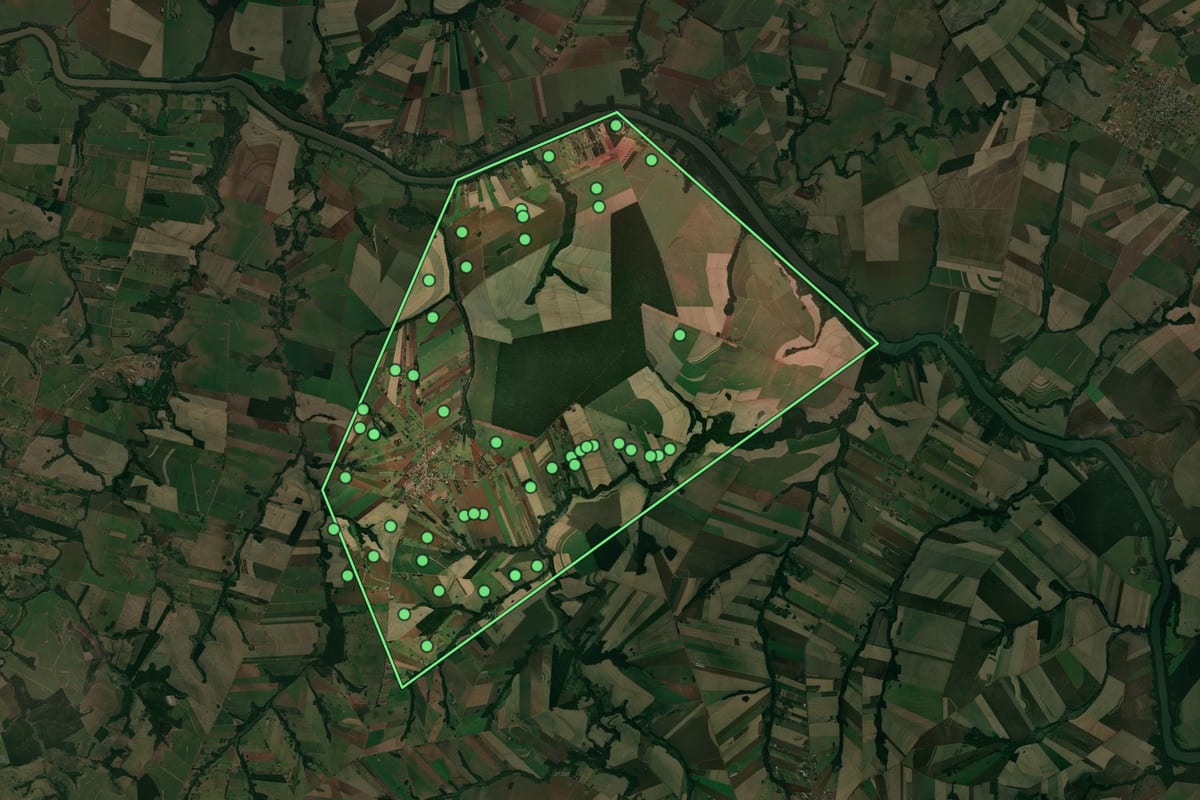 Imagem de satélite de São Manoel do Paraná (PR), com o contorno do município e a posição dos imóveis desta página.