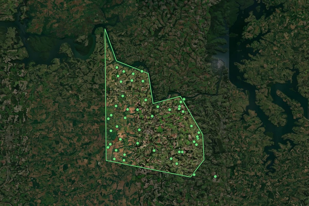 Imagem de satélite de Sulina (PR), com o contorno do município e a posição dos imóveis desta página.