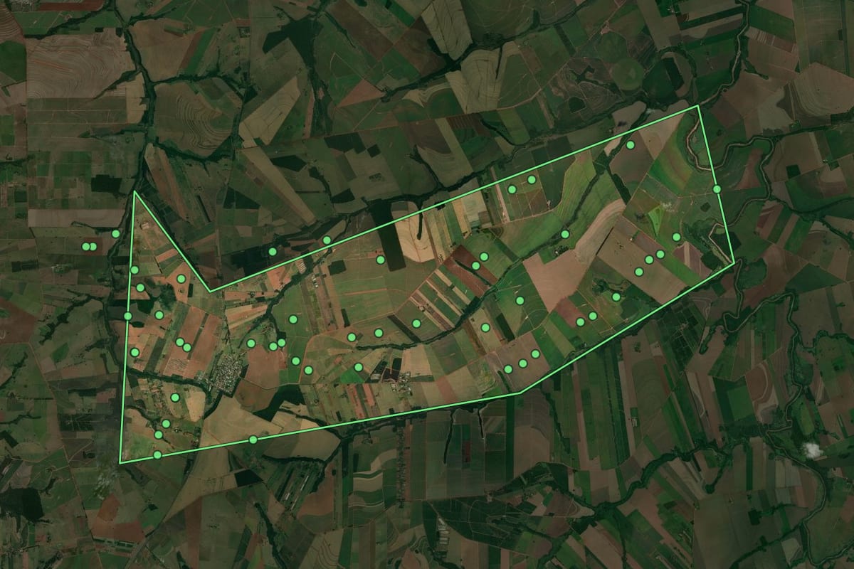 Imagem de satélite de Uniflor (PR), com o contorno do município e a posição dos imóveis desta página.