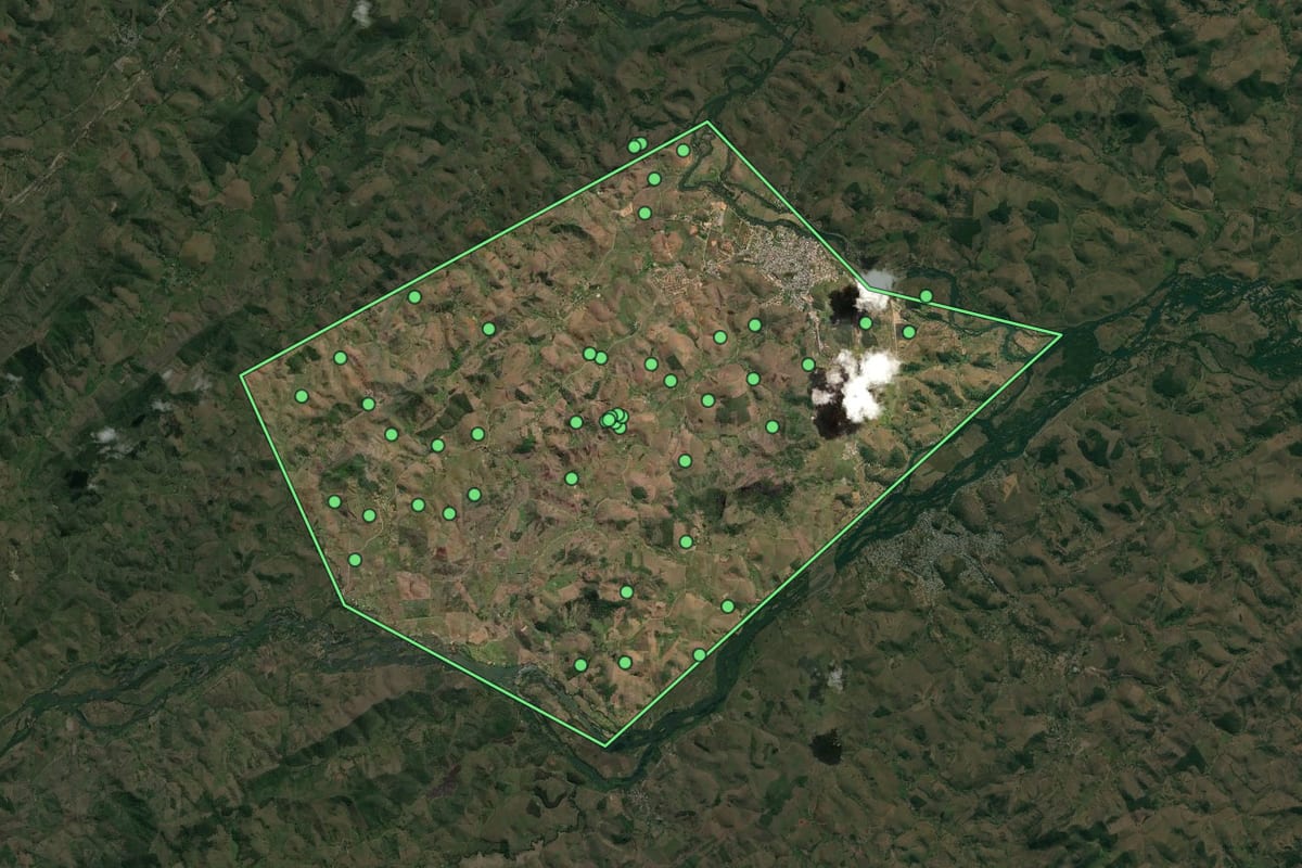 Imagem de satélite de Aperibé (RJ), com o contorno do município e a posição dos imóveis desta página.