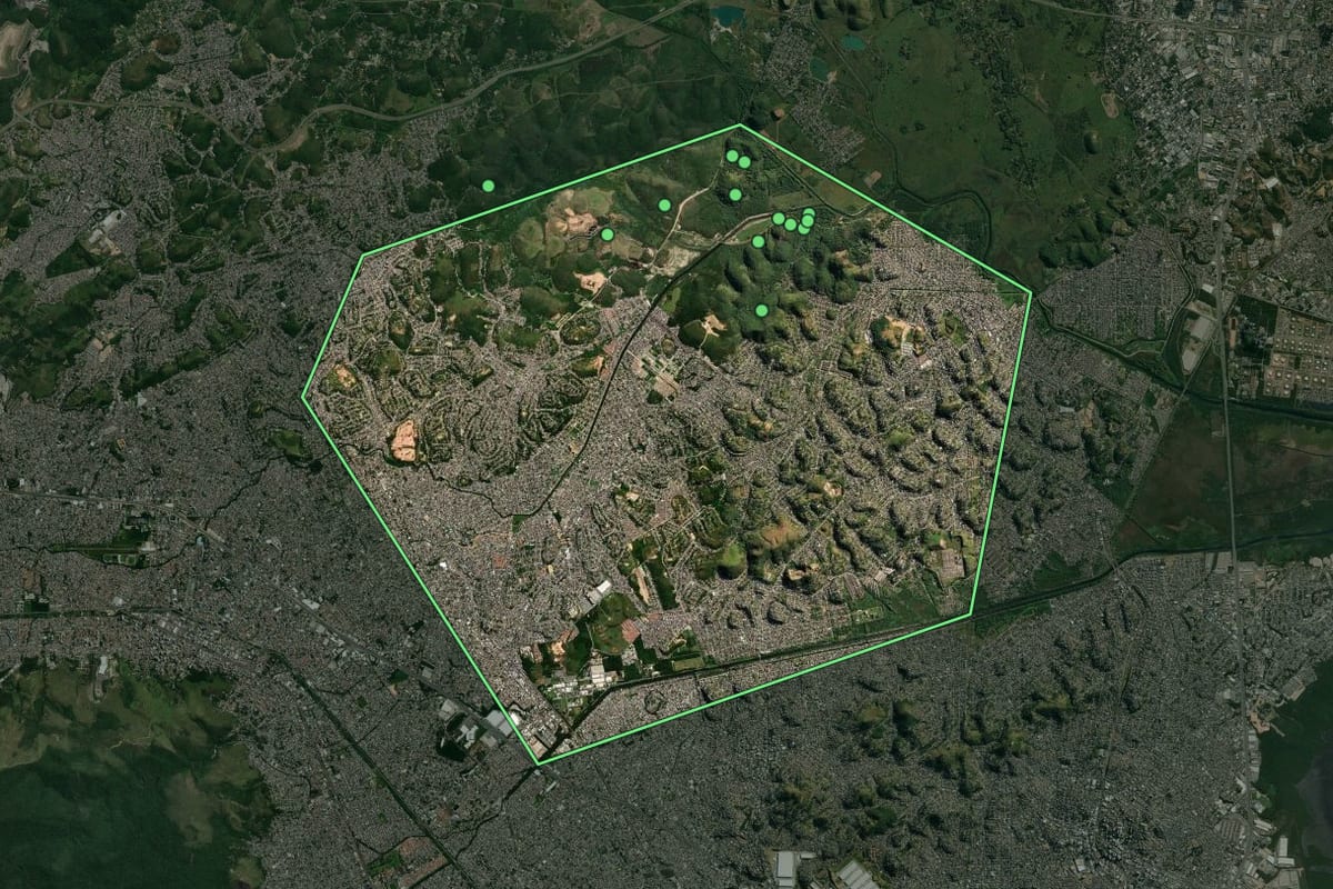 Imagem de satélite de Belford Roxo (RJ), com o contorno do município e a posição dos imóveis desta página.