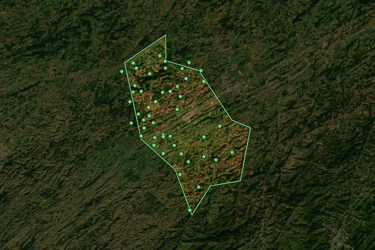 Imagem de satélite de Paraíba do Sul (RJ), com o contorno do município e a posição dos imóveis desta página.