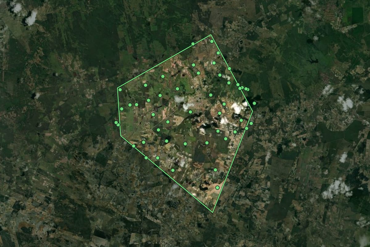 Imagem de satélite de Bom Jesus (RN), com o contorno do município e a posição dos imóveis desta página.