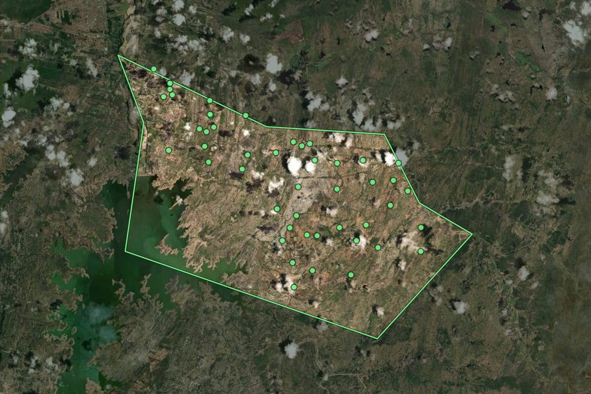Imagem de satélite de Itajá (RN), com o contorno do município e a posição dos imóveis desta página.