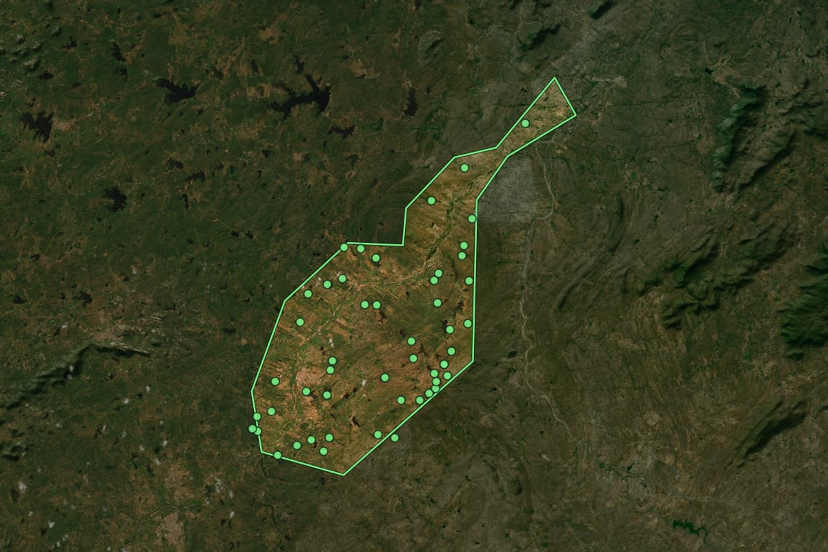 Imagem de satélite de Jardim de Piranhas (RN), com o contorno do município e a posição dos imóveis desta página.