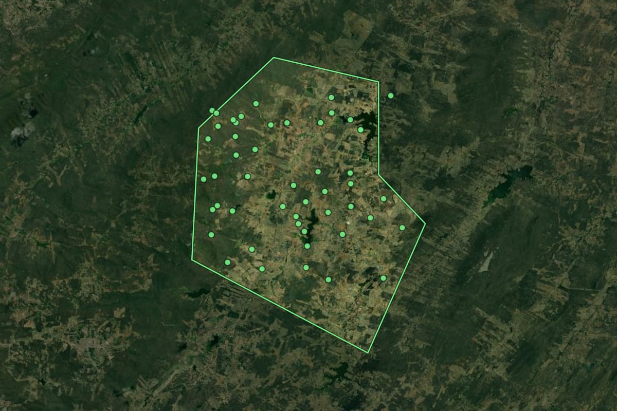 Imagem de satélite de José da Penha (RN), com o contorno do município e a posição dos imóveis desta página.