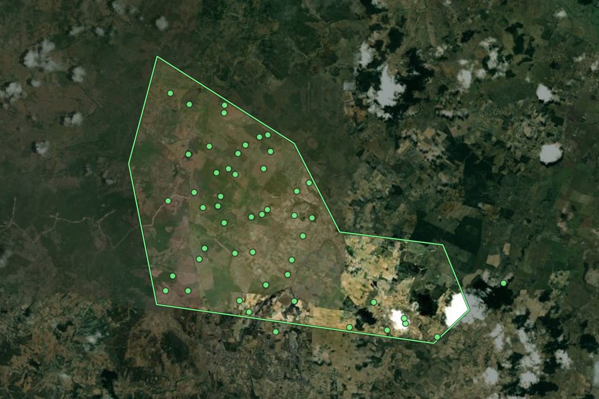 Imagem de satélite de Lagoa d'Anta (RN), com o contorno do município e a posição dos imóveis desta página.